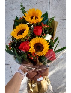 Ramo girassóis e rosas